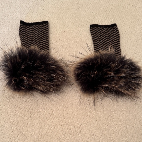 Luxurious Black and Brown Fur Cuffs - Picture 2 of 2